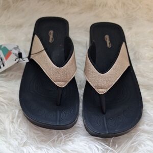 Aerothotic Sandals Tan And Black NWT